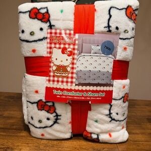 Hello Kitty Comforter set Twin 1 comforter & 1 standard shams Very Soft NEW